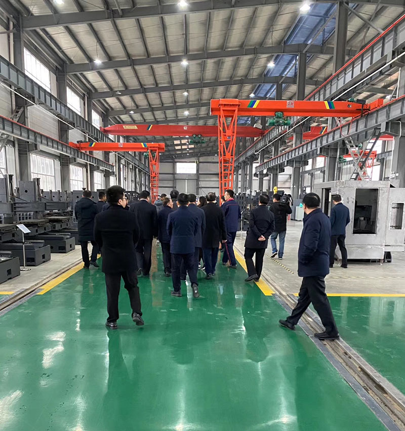 湖南省委書記杜家毫一行來華亞數控懷化生產基地視察 湖南省委書記杜家毫一行來華亞數控懷化生產基地視察